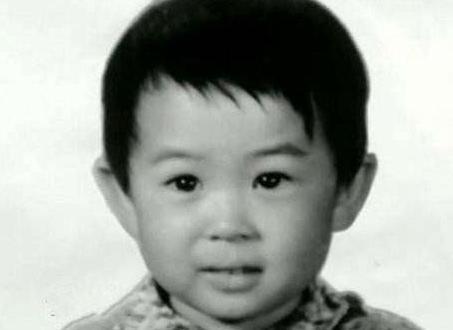 张嘉译为什么中年出名，看看他小时候的照片就知道了