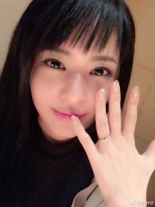 ​34岁的苍井空结婚了！老公不帅还没钱，凭什么娶到宅男女神？